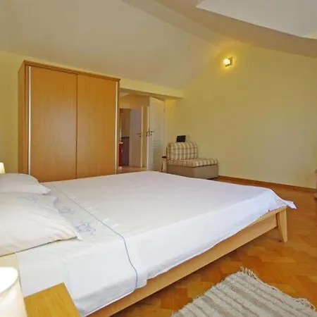 Rose - Economy With Sea View And Shared Terrace A3 Crveni * Sumartin